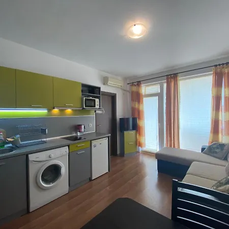 Sunny Day6-25 Apartment Nesebar